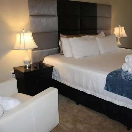 Private Suite - Private Home Stay